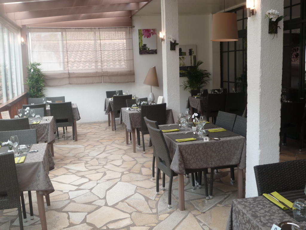 Hotel Restaurant Les Falaises Bouzies Ngoại thất bức ảnh